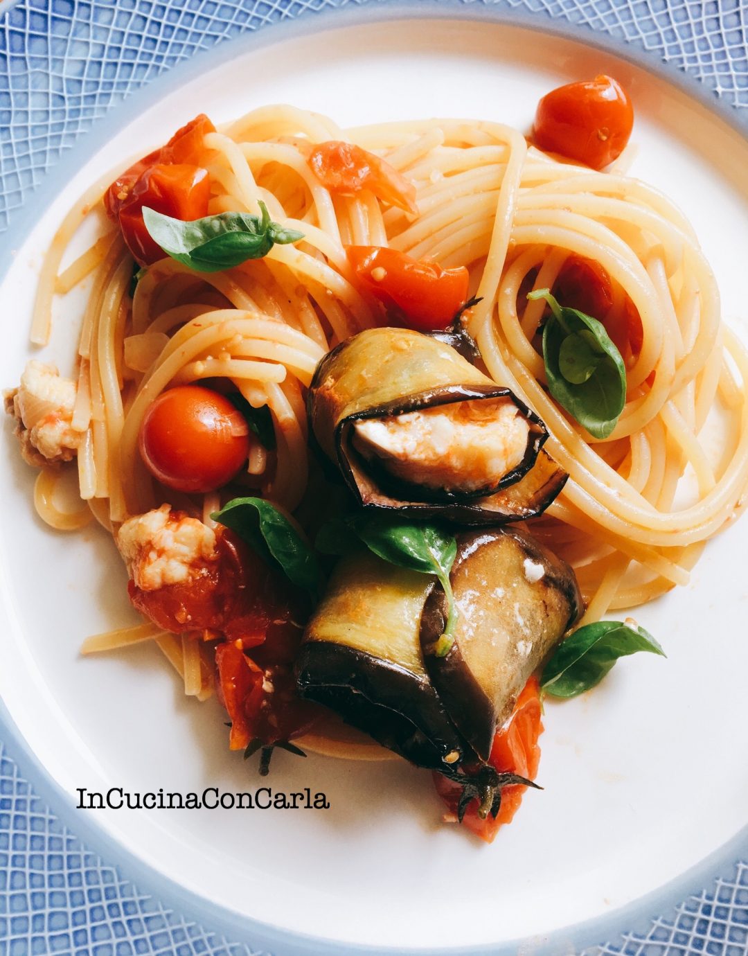 Spaghetti con involtini di melanzane e pescatrice