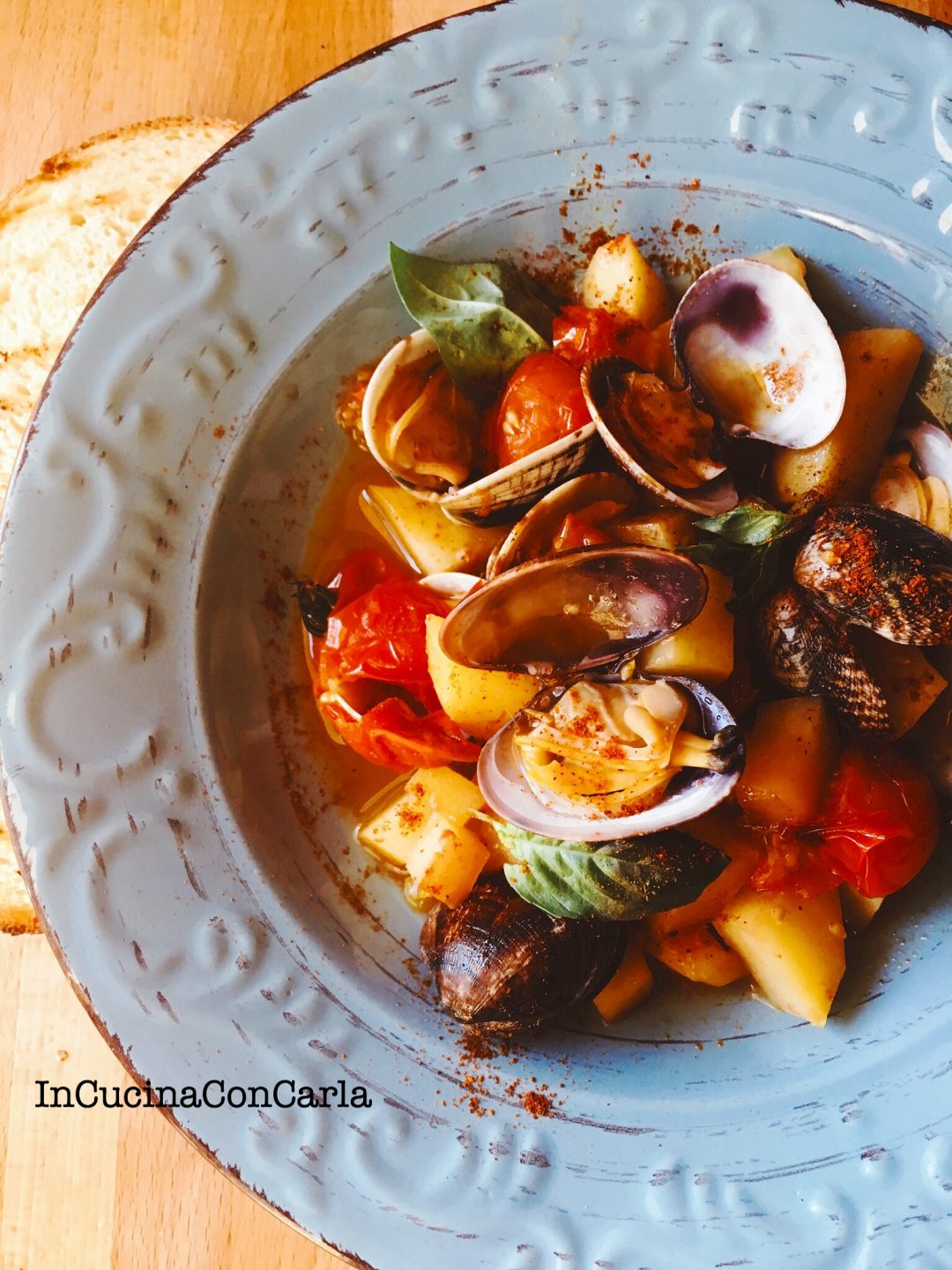 Zuppetta di vongole e patate alla paprika