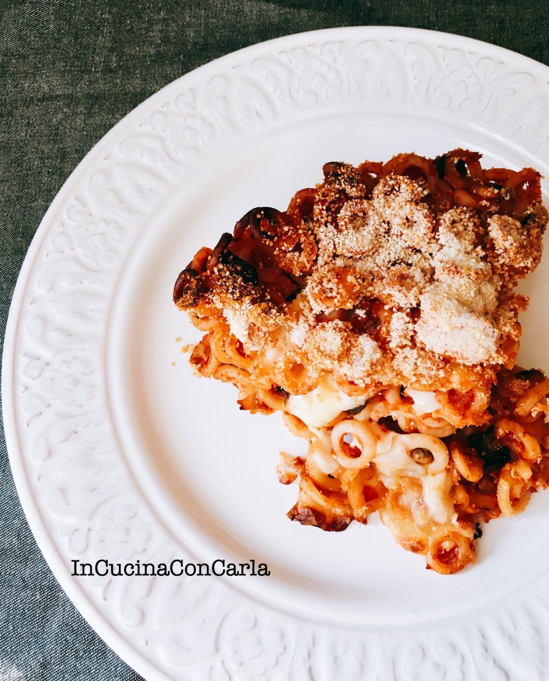 Aneletti con melanzane e mozzarella