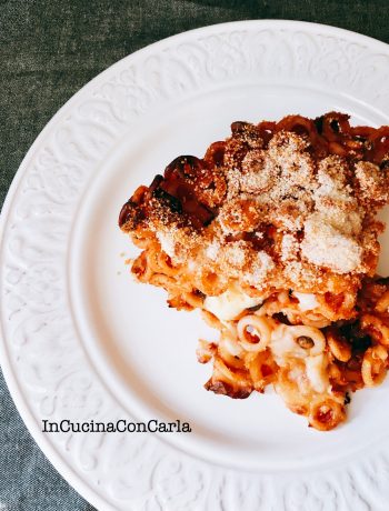 Aneletti con melanzane e mozzarella