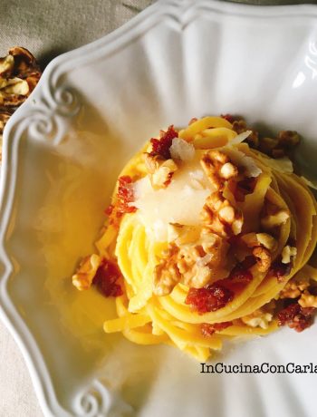 Fettuccine allo zafferano con briciole di cotechino