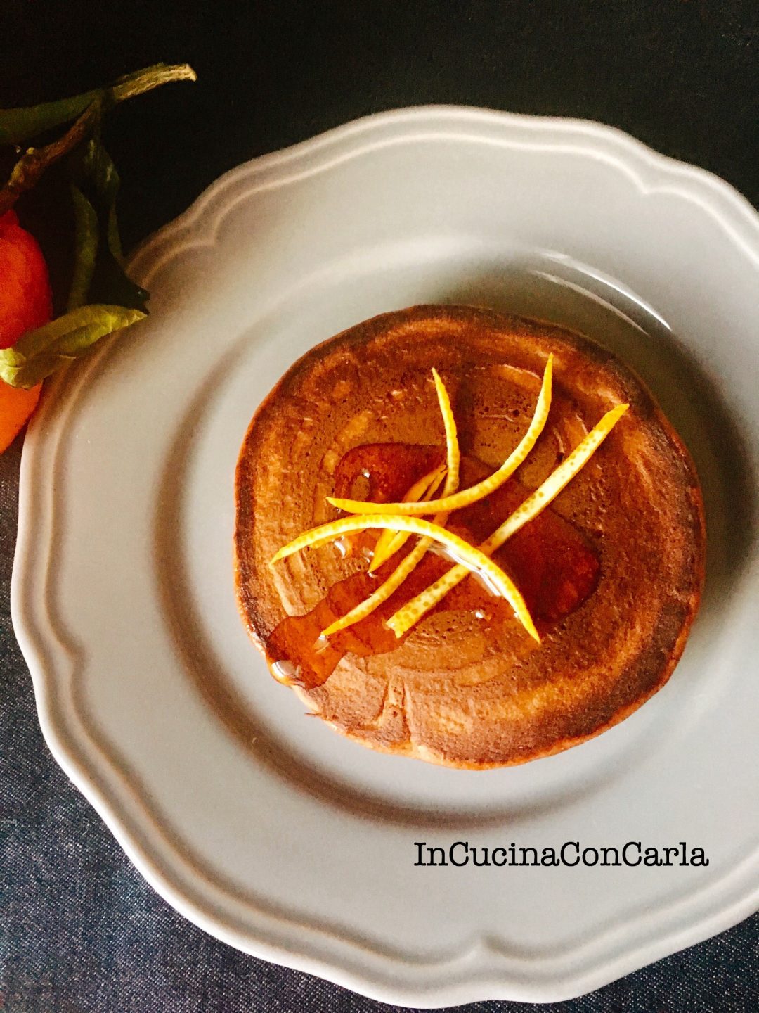 Pancakes al cacao con profumo d'arancia