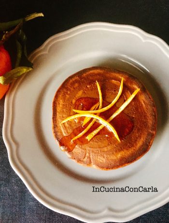 Pancakes al cacao con profumo d'arancia