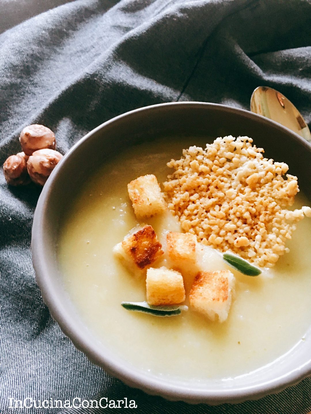 Crema di topinambur con cialda di pecorino