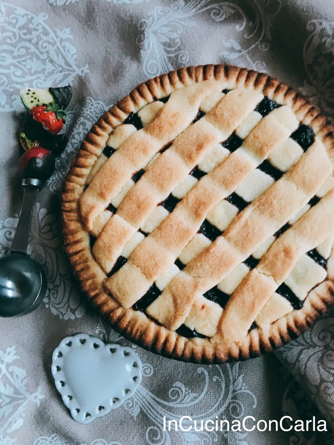 Crostata con marmellata di ciliegie