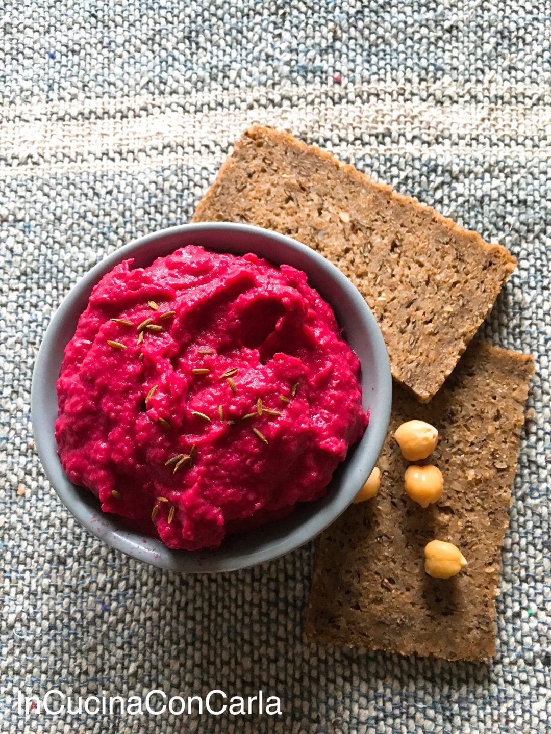 Hummus di barbabietola e ceci