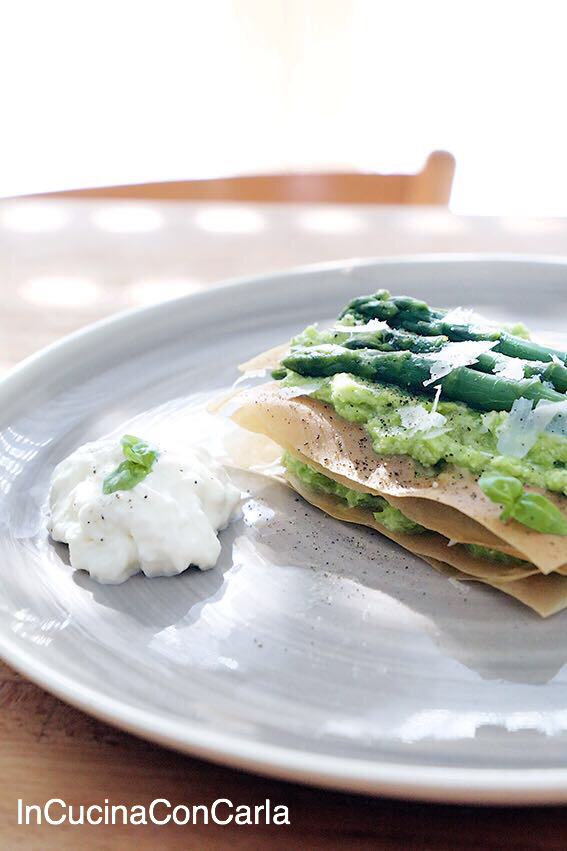 Torrette di pasta fillo con asparagi e burrata