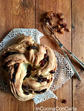 Torta angelica con pasta madre con uvetta o cioccolato