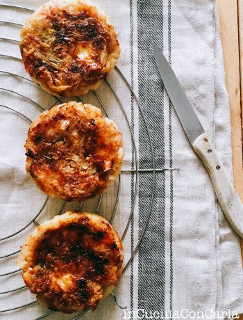 Tarte Tatin salata con verza e provola affumicata